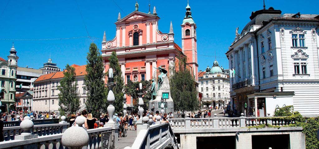 Matkalla Sloveniaan tutustutaan myös Ljubljanaan.